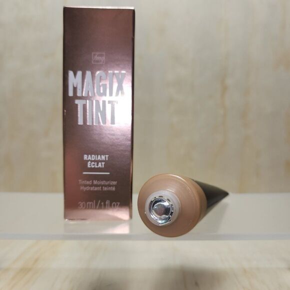 NIB Avon fmg Magix Tint Radiant Tinted Moisturizer 1 fl. oz. - Picture 2 of 9